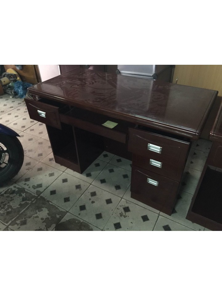 Dịch vụ thanh lý bàn ghế văn phòng cũ tại quận 1